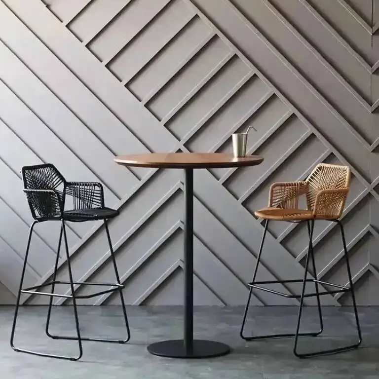 Tabouret de bar moderne dossier rotin et métal – Image 3
