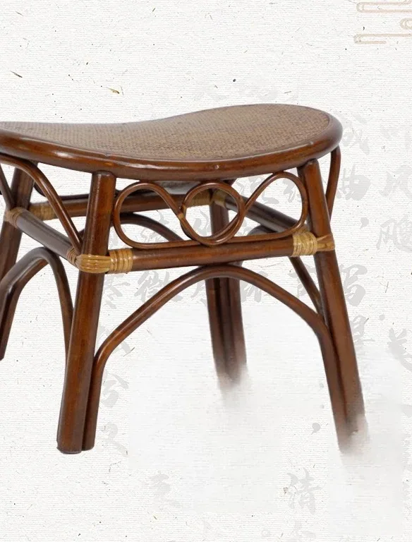 Tabouret ottoman en rotin tressé forme pain