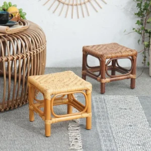 Tabouret repose-pieds en rotin tissé main