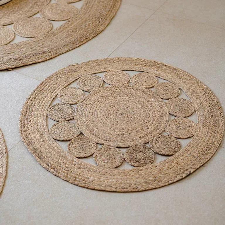 Tapis rond tissé en rotin naturel et polymère – Image 2