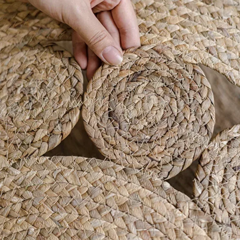 Tapis rond tissé en rotin naturel et polymère – Image 5