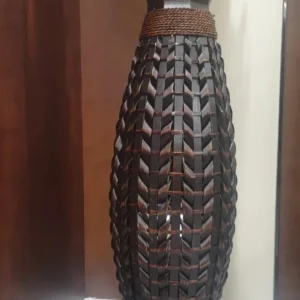 Vase sol en rotin tressé style rotin vintage
