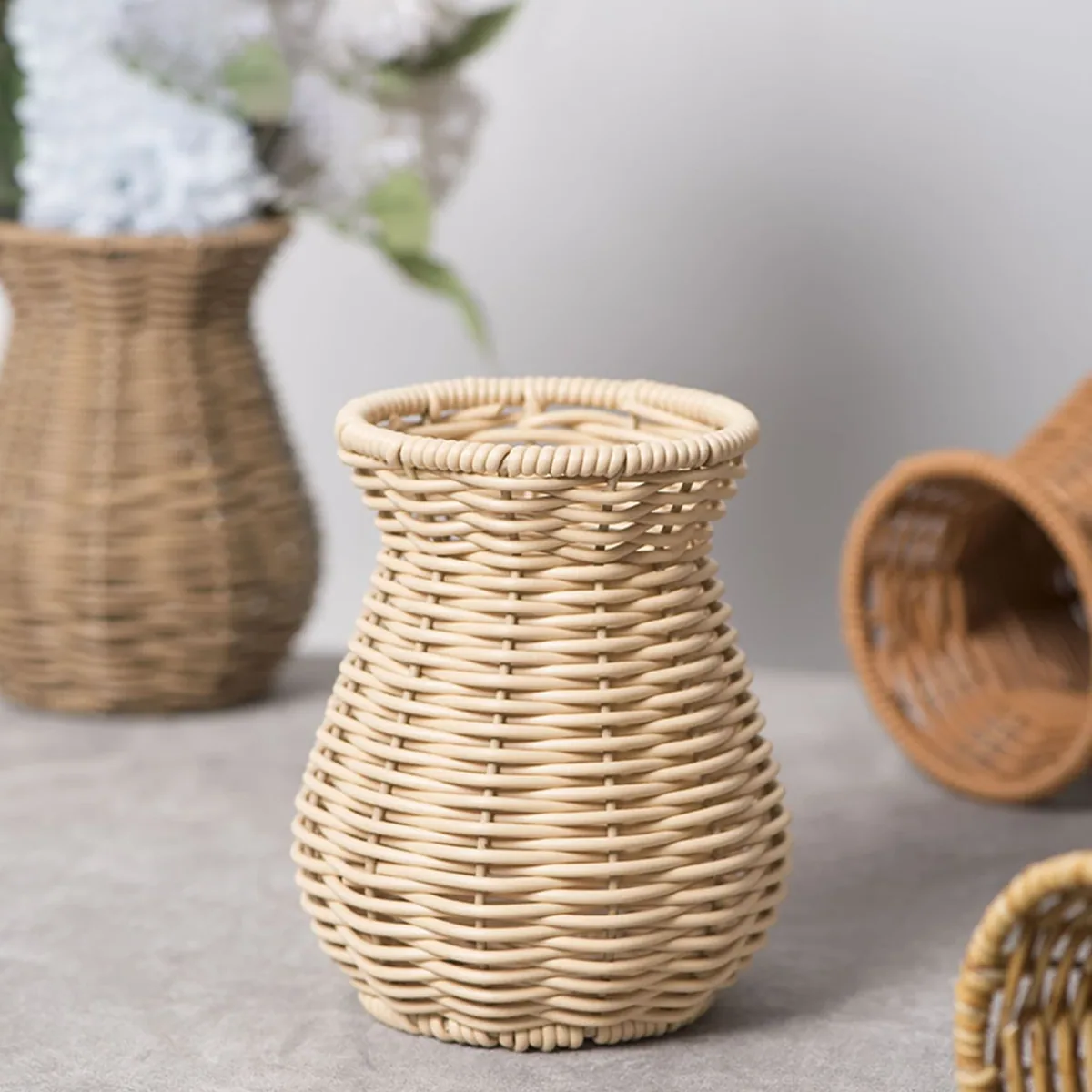 Vase tissé en rotin pour fleurs séchées – Image 3