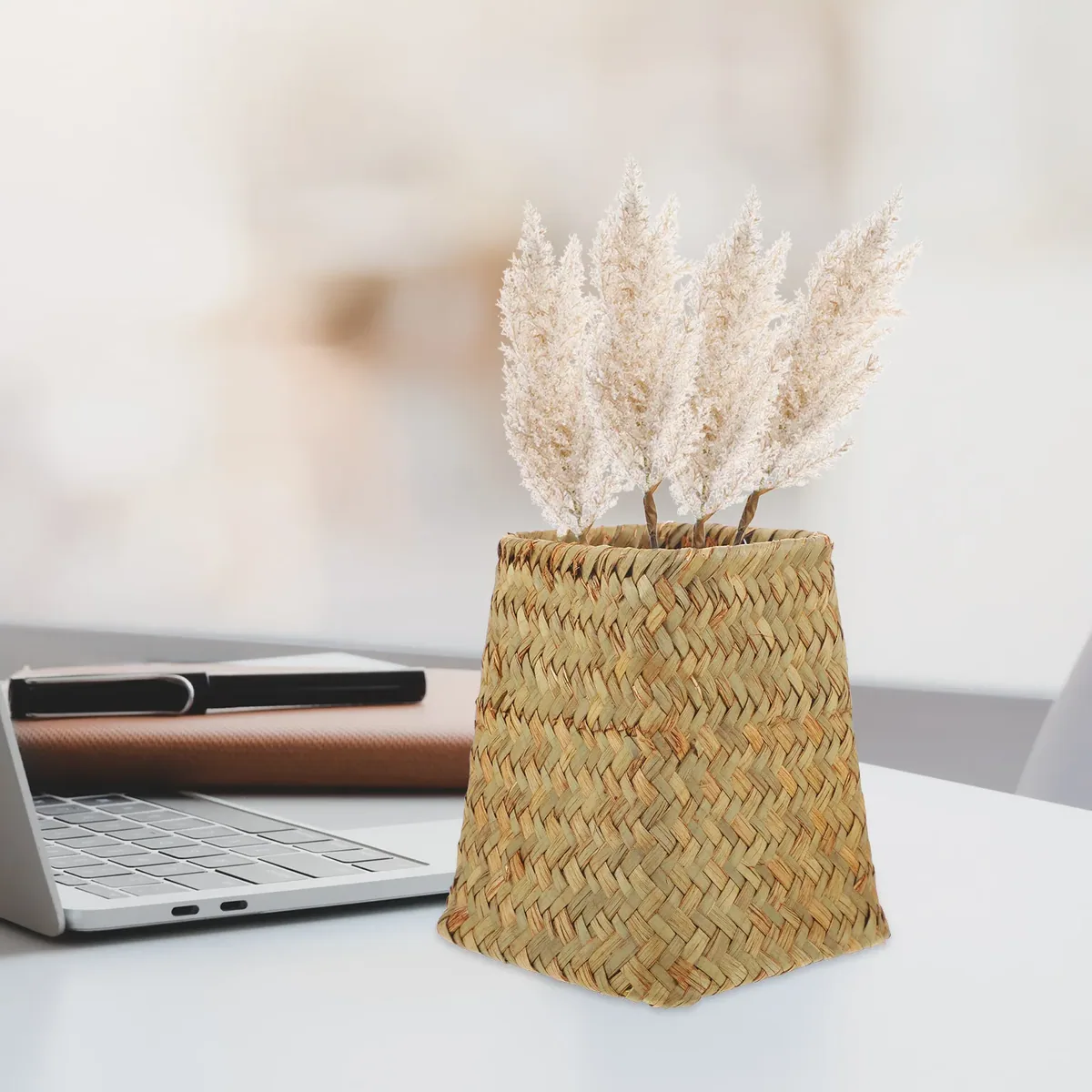 Vase tressé en paille pour fleurs séchées – Image 3