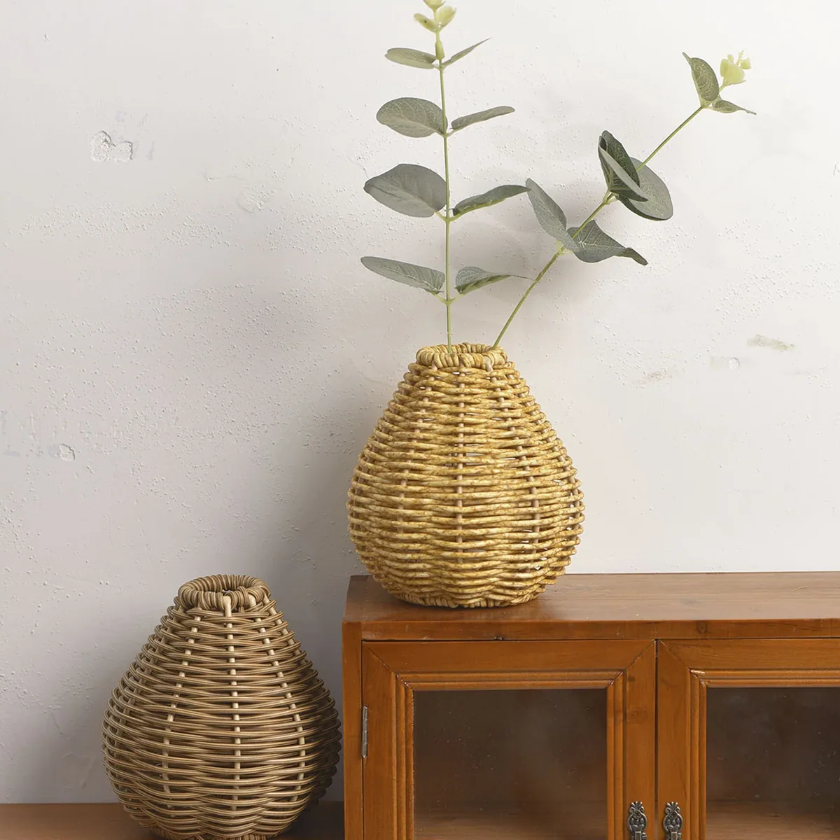 Vase vintage tressé main en rotin naturel – Image 2